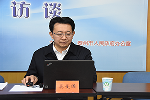 市政协副主席、教育局局长 奚爱国
